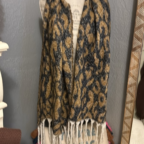 Sole Society | Leopard Scarf - Picture 2 of 5